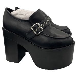 HOT TOPIC grommet buckle black platform oxfords women’s Size 7